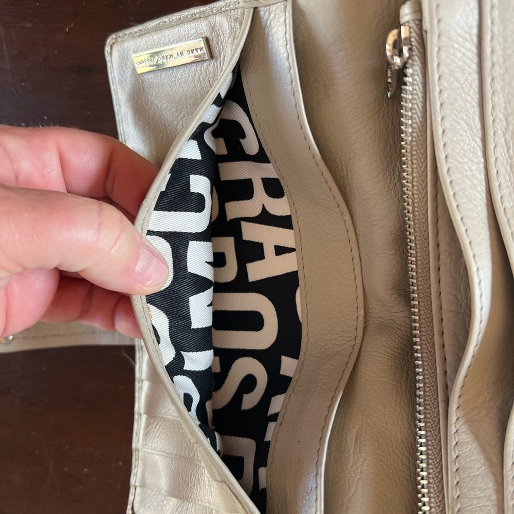 Marc Jacobs Off-White Leather Wallet - Picture 6 of 10